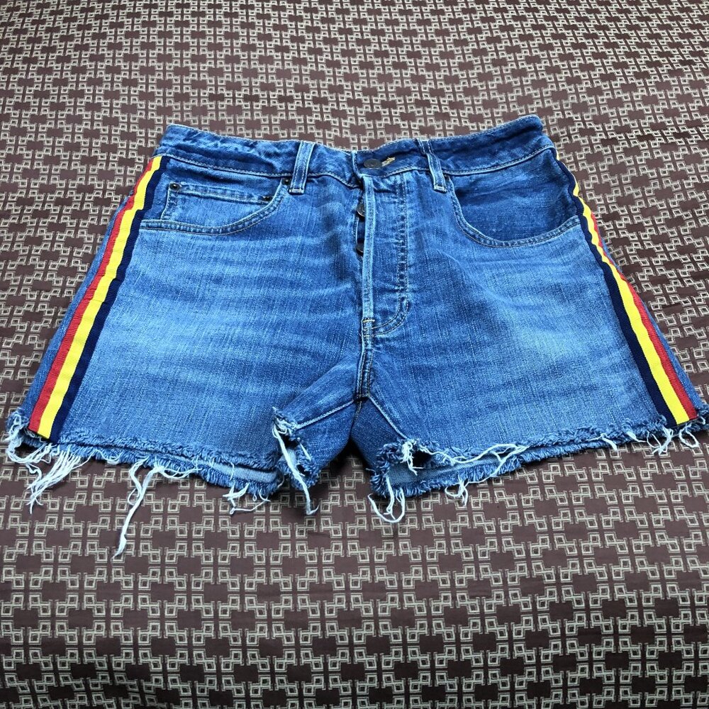 6397 Denim 'Shorty' Shorts - Size 25